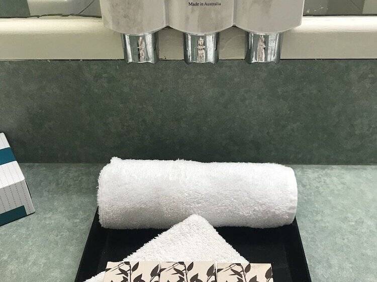 سوئیت 2 خوابه, Emerald Central Hotel Official