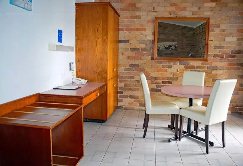 エクゼクティブスイート, Rest Point Motor Inn