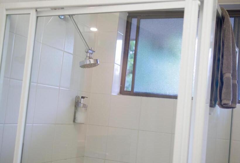 חדר אקזקיוטיב, Sunnybank Star