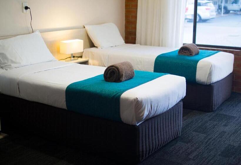 חדר משפחתי, Sunnybank Star