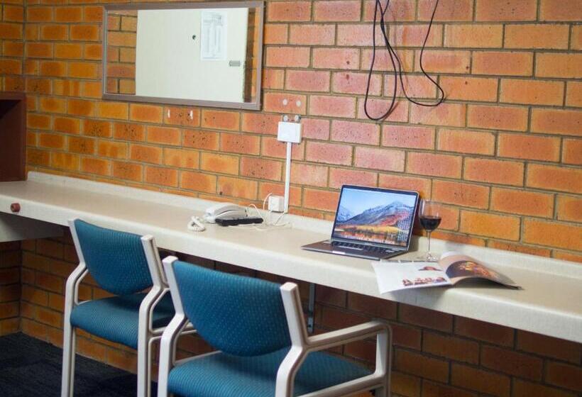 חדר משפחתי, Sunnybank Star