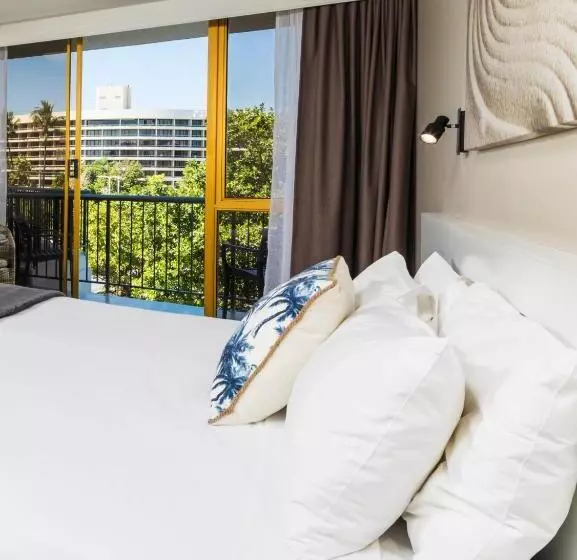 اتاق سوپریور با تخت بزرگ, Pacific Hotel Cairns