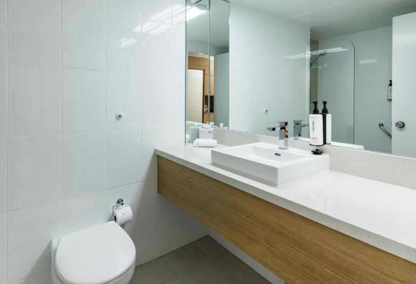 キングサイズベッドのデラックスルーム, Pacific Hotel Cairns