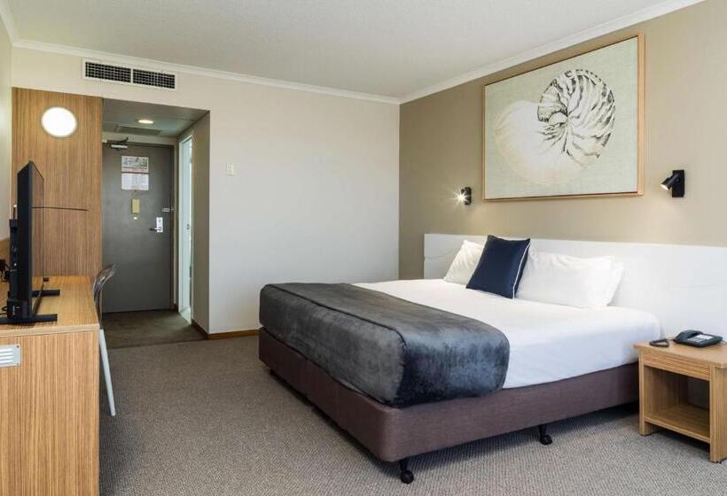 キングサイズベッドのデラックスルーム, Pacific Hotel Cairns