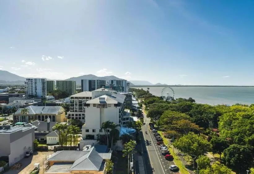 سوییت سوپریور, Pacific Hotel Cairns