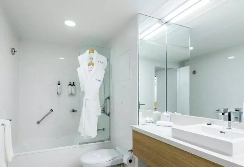 سوییت سوپریور, Pacific Hotel Cairns