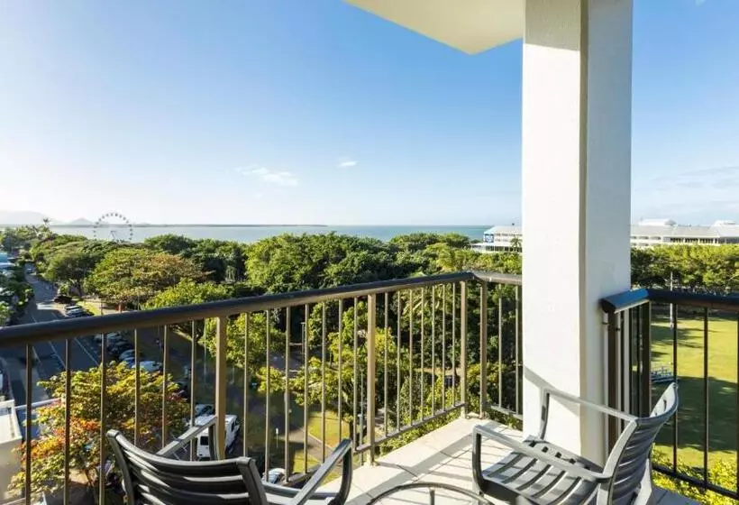 سوییت سوپریور, Pacific Hotel Cairns