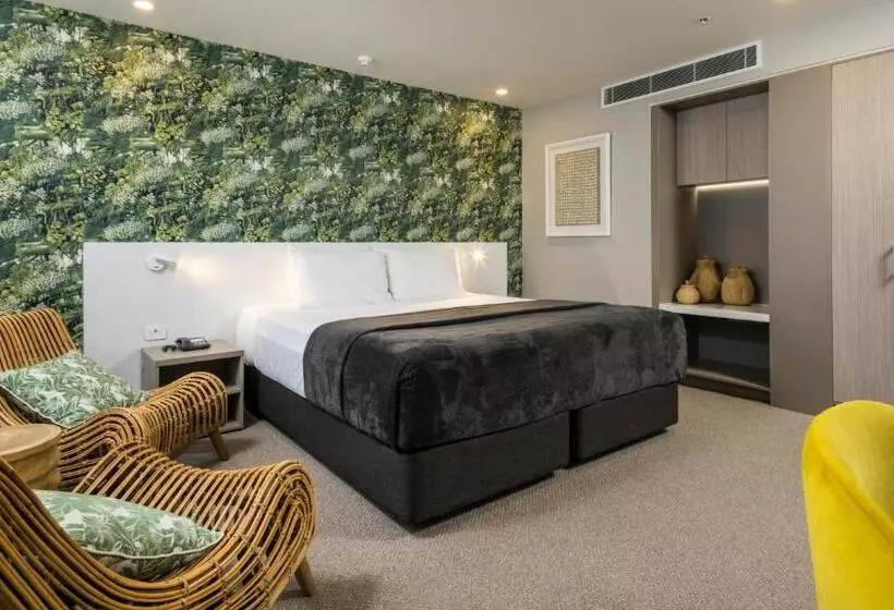 اتاق اجرایی با تخت بزرگ, Pacific Hotel Cairns