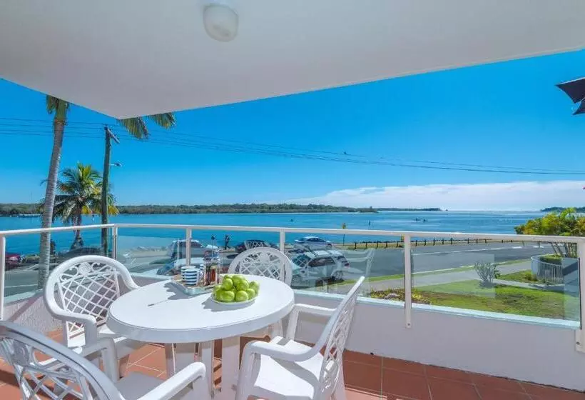 オーシャンビューの２ベッドルームデラックスアパート, Munna Beach Apartments