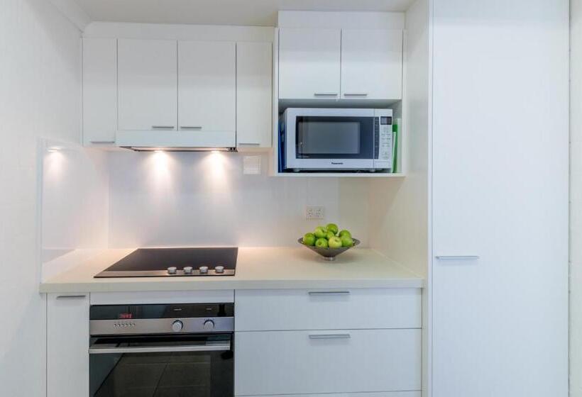 Superior 2-bedroom flat with a view, Munna Beach Apartments