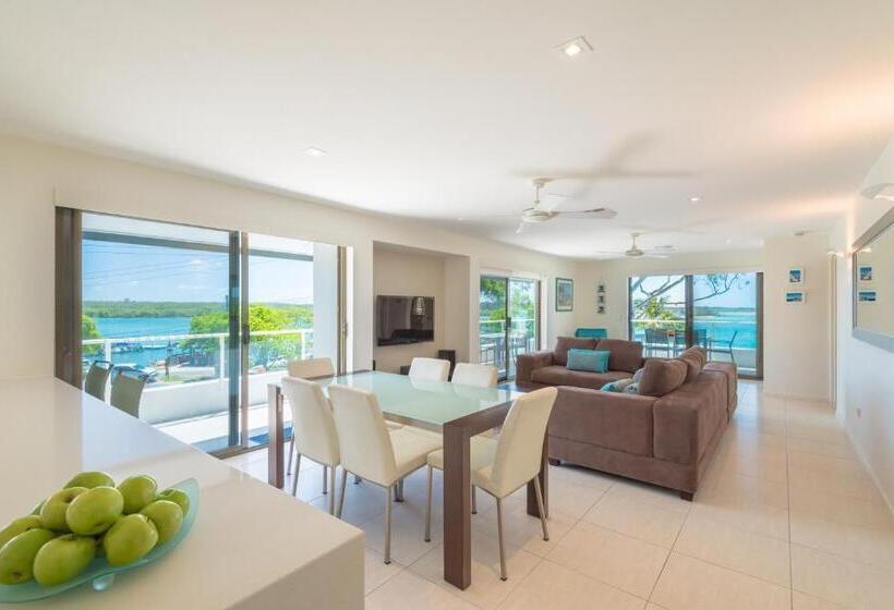 带3个卧室的高级公寓, Munna Beach Apartments