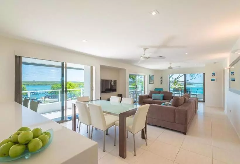 ３ベッドルームのスーペリアアパートメント, Munna Beach Apartments