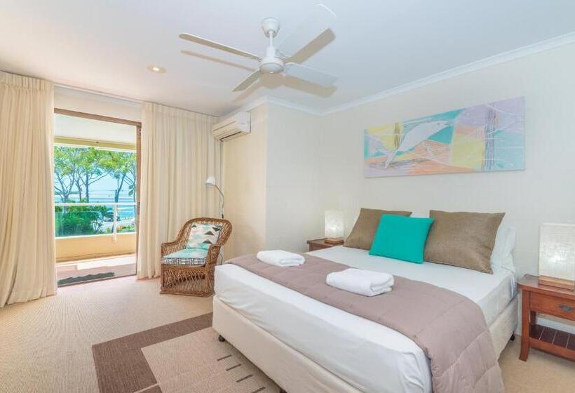 Superior 3-bedroom flat with a view, Munna Beach Apartments