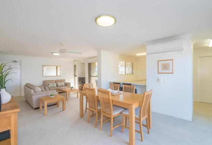 豪华两卧室公寓, Munna Beach Apartments