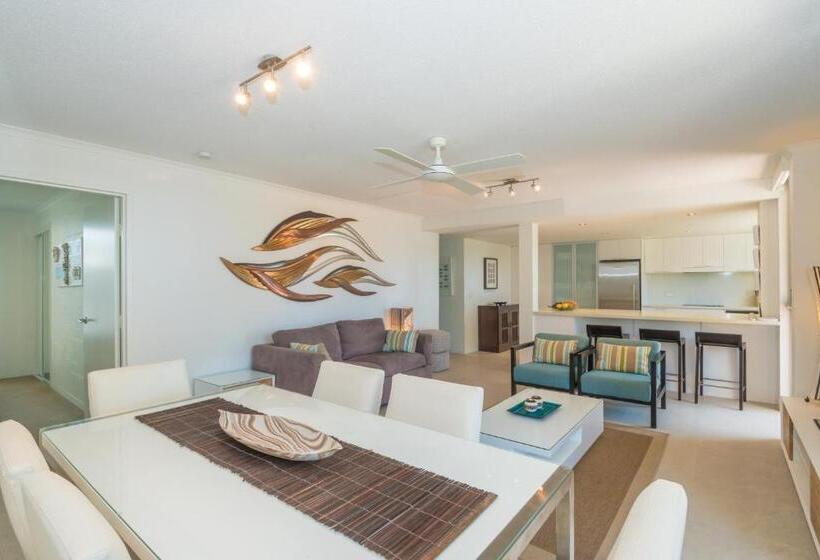 Superior 2-bedroom flat with a view, Munna Beach Apartments