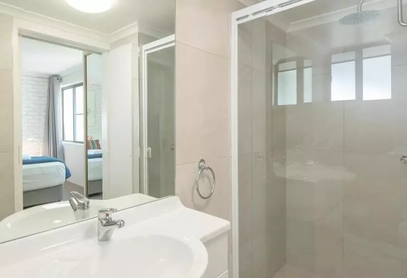 Superior 2-bedroom flat with a view, Munna Beach Apartments