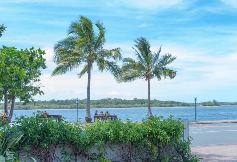 Superior 2-bedroom flat with a view, Munna Beach Apartments