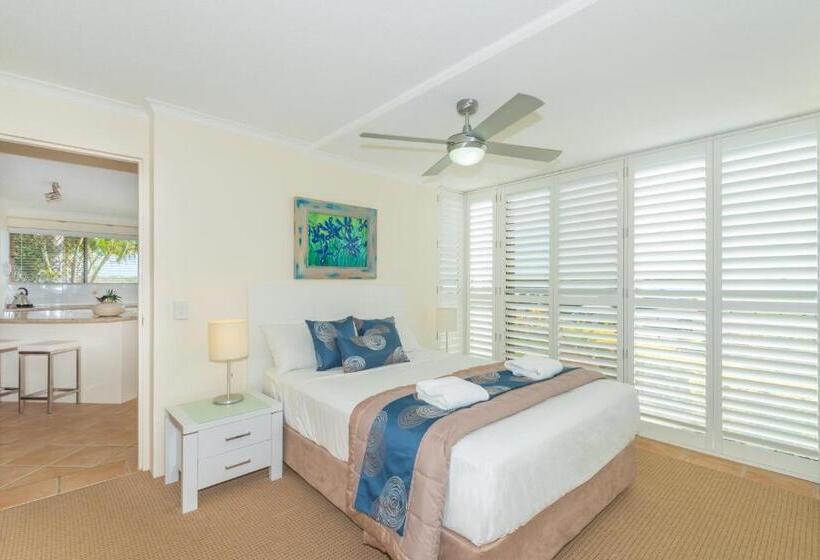 Superior 3-bedroom flat with a view, Munna Beach Apartments