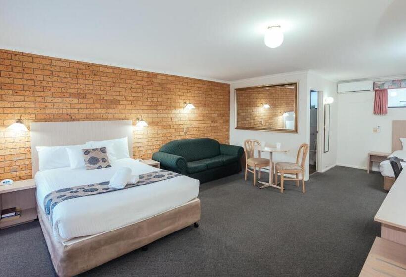 带大床的行政房间, Coffs Windmill Motel