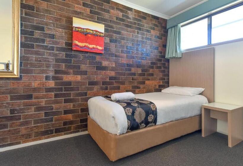 带大床的标准工作室, Coffs Windmill Motel