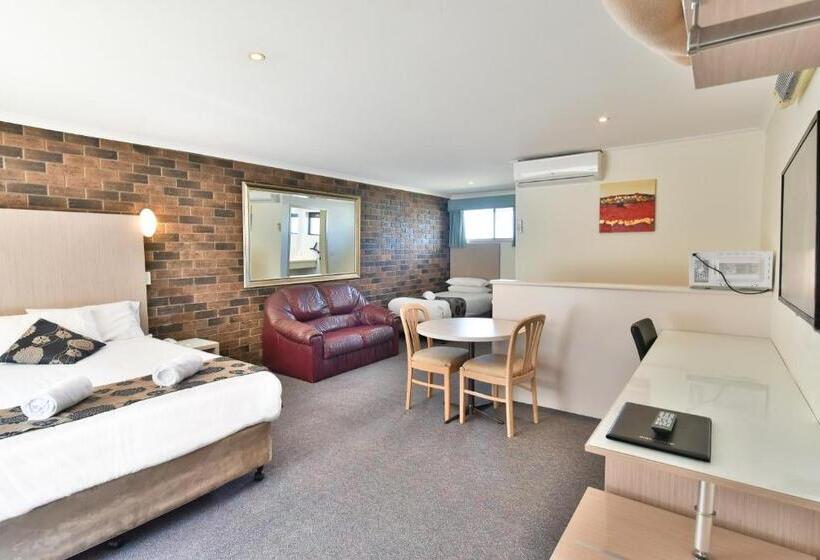 带大床的标准工作室, Coffs Windmill Motel