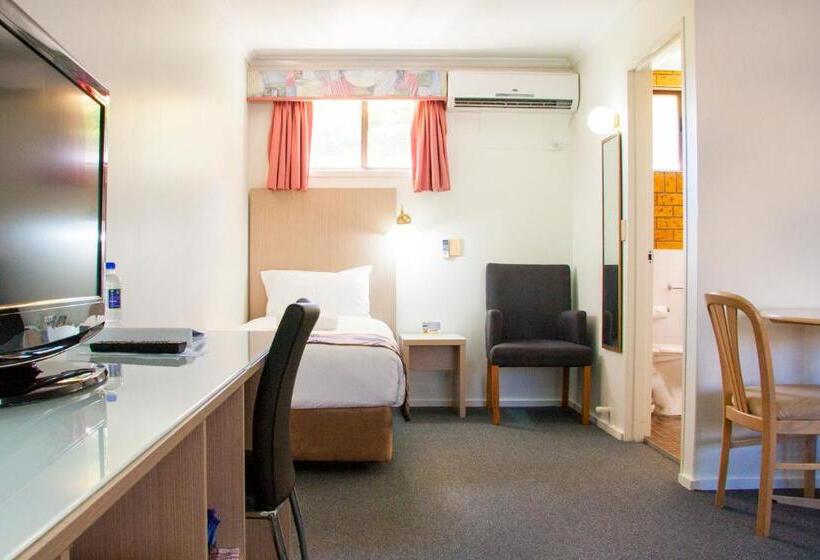 带大床的行政房间, Coffs Windmill Motel