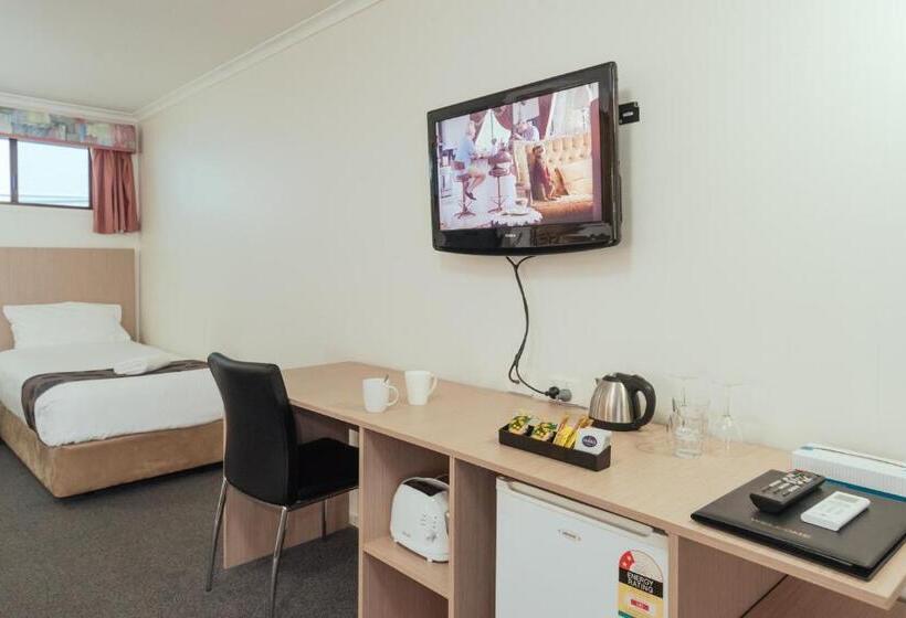 带大床的行政房间, Coffs Windmill Motel