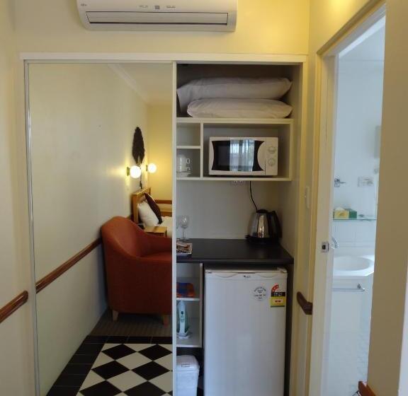 חדר סופריור, Three Explorers Motel