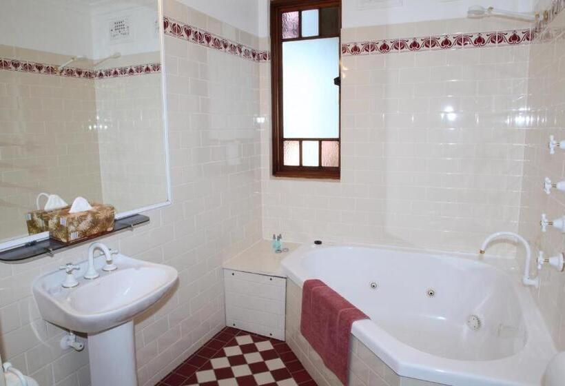 סוויטת 2 חדרי שינה, Three Explorers Motel