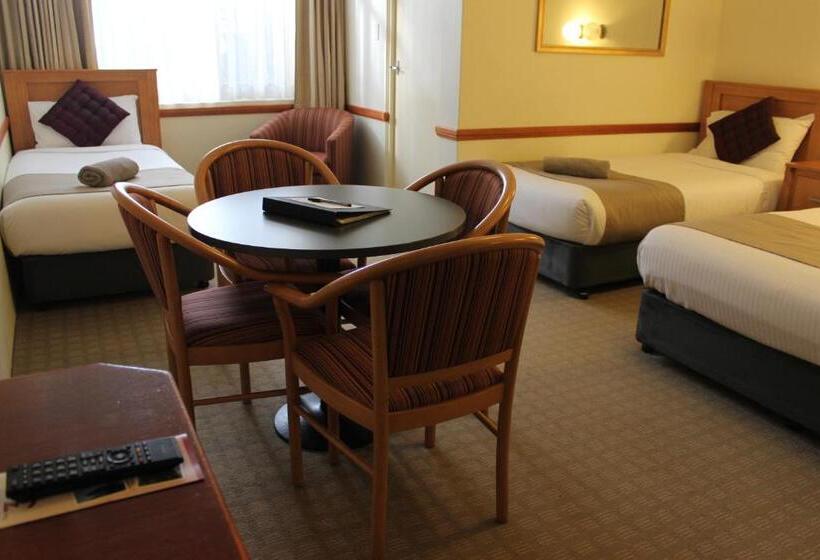 Семейный Номер Deluxe, Three Explorers Motel