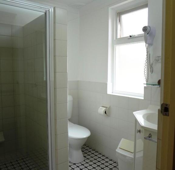 חדר משפחתי דלוקס, Three Explorers Motel