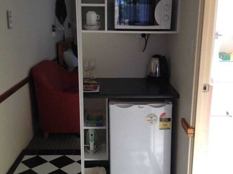 חדר סופריור, Three Explorers Motel