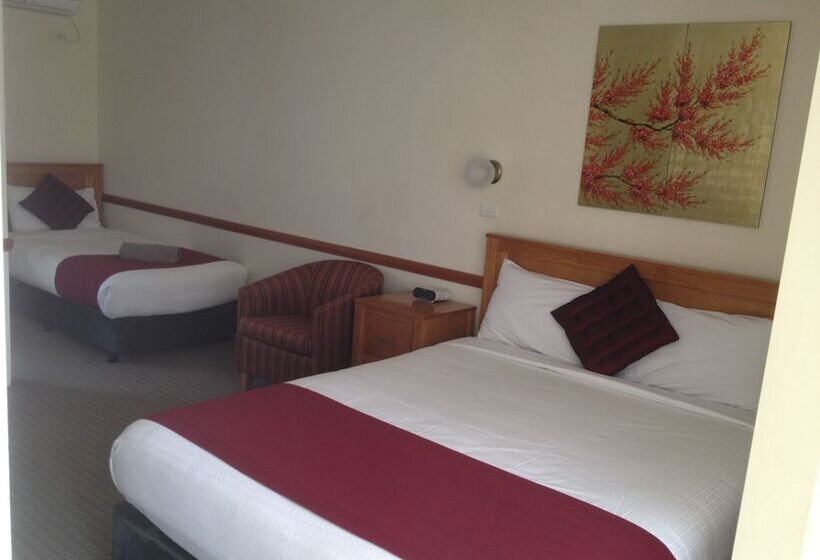 חדר סופריור, Three Explorers Motel