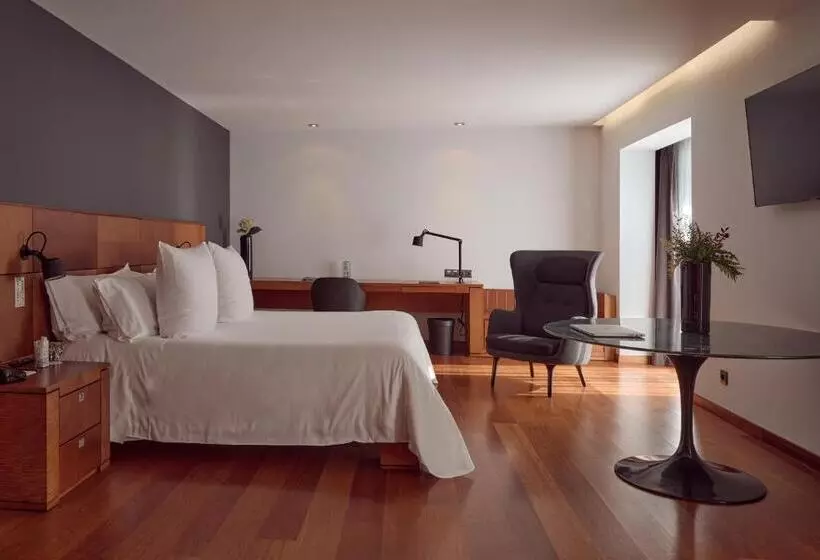 سوئیت جونیور با چشمانداز باغ, Andorra Park