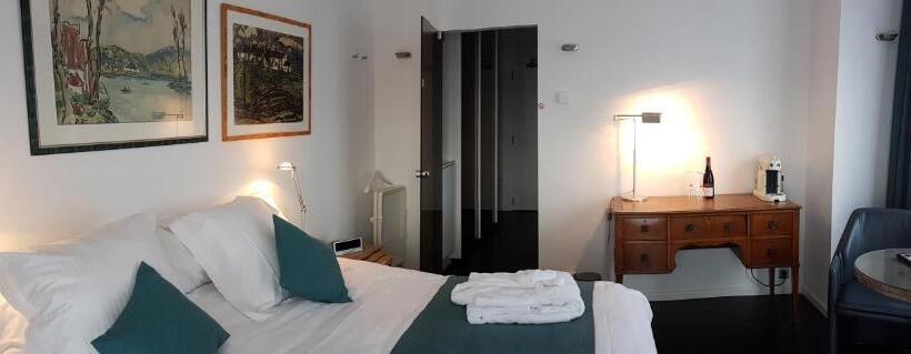 Номер Стандарт Вид на Сад, Approach