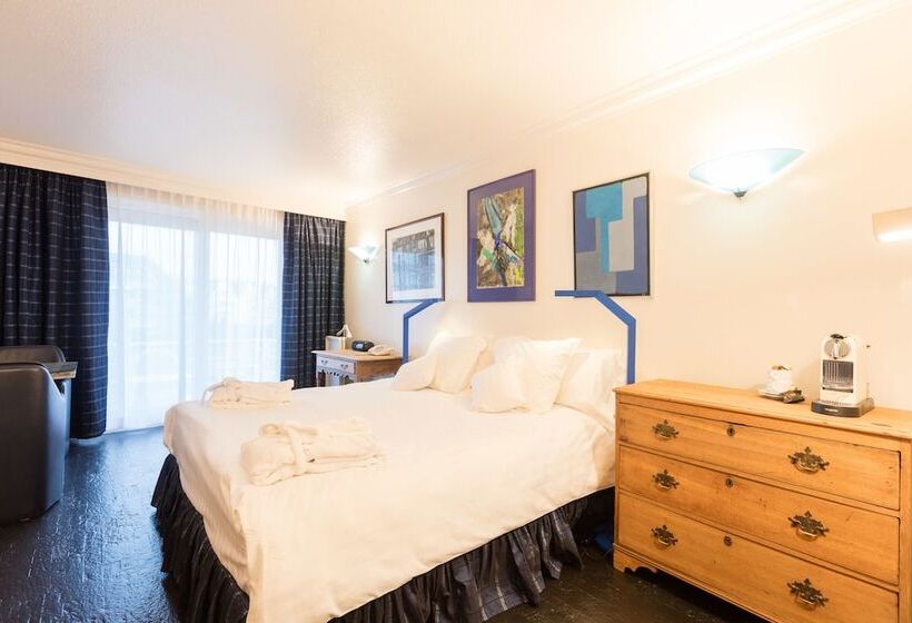 Номер Стандарт, Approach