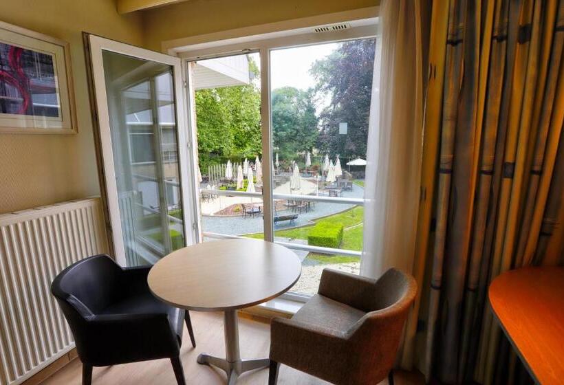חדר סטנדרט, Auberge Du Vieux Cedre, Enghien Belgique