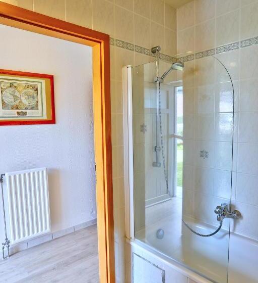 חדר סטנדרט, Auberge Du Vieux Cedre, Enghien Belgique