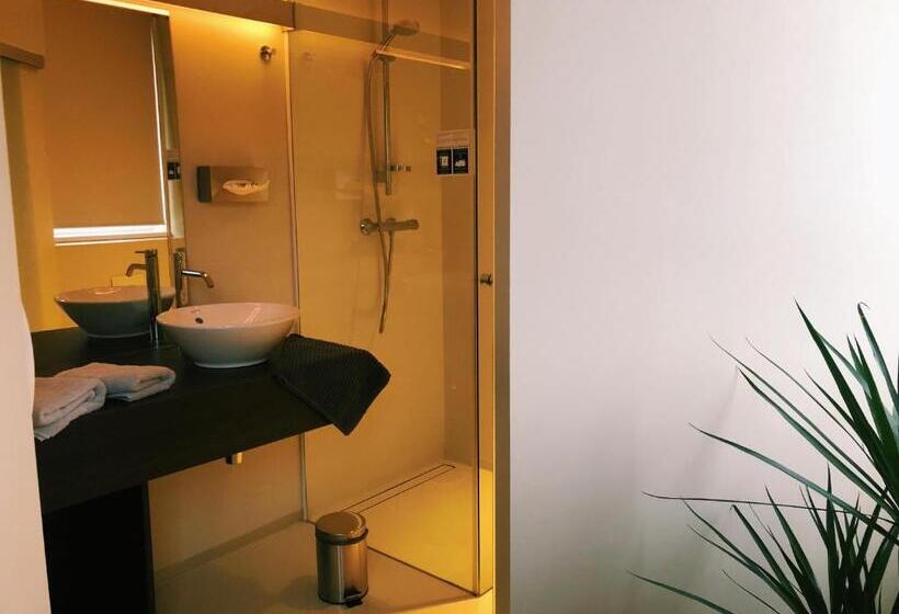 חדר סטנדרט יחיד, Auberge Du Vieux Cedre, Enghien Belgique