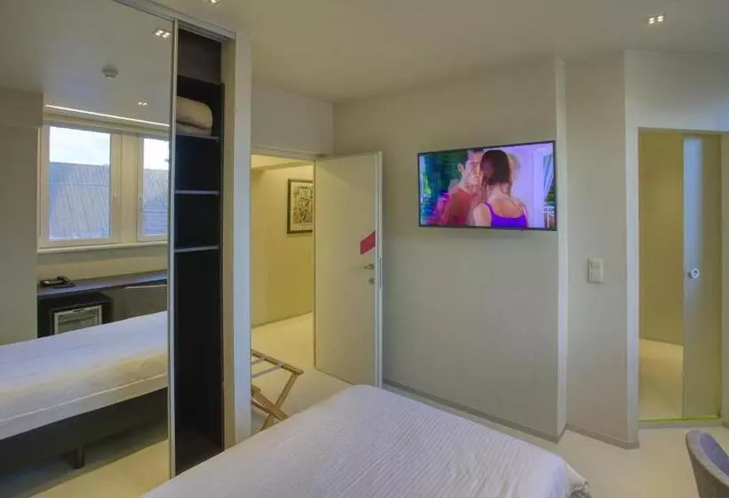 Standard Yhden Hengen Huone, Auberge Du Vieux Cedre, Enghien Belgique