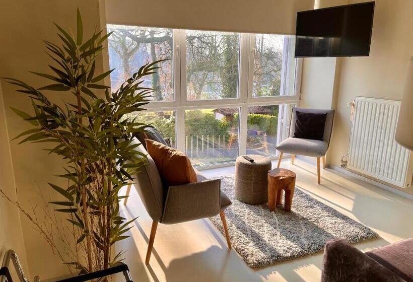 סוויטה נוף לגינה, Auberge Du Vieux Cedre, Enghien Belgique