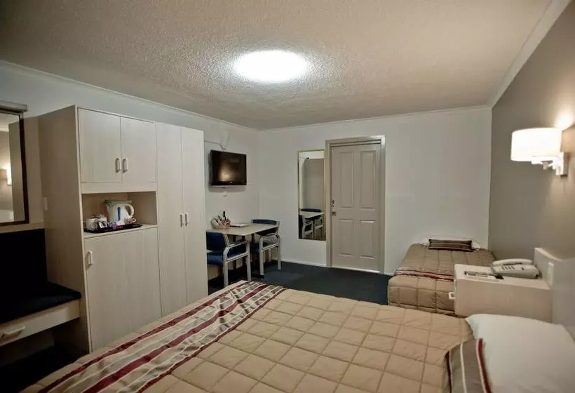 اتاق اجرایی, Centrepoint Motor Inn
