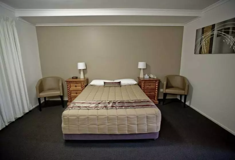 اتاق اجرایی, Centrepoint Motor Inn