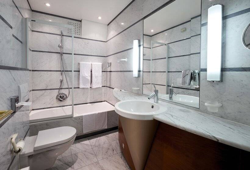 컴포트 룸, Le Chateau De Namur