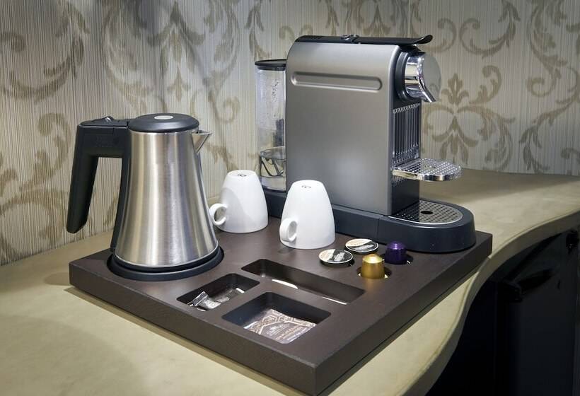 컴포트 룸, Le Chateau De Namur