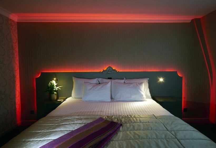 컴포트 룸, Le Chateau De Namur