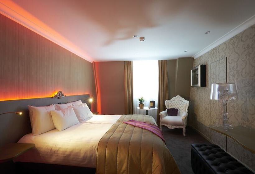 컴포트 룸, Le Chateau De Namur