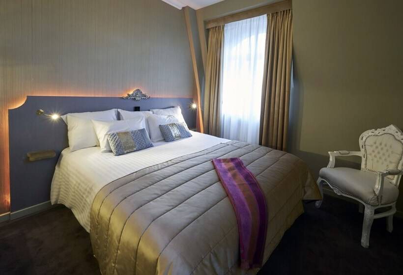 클럽 룸, Le Chateau De Namur