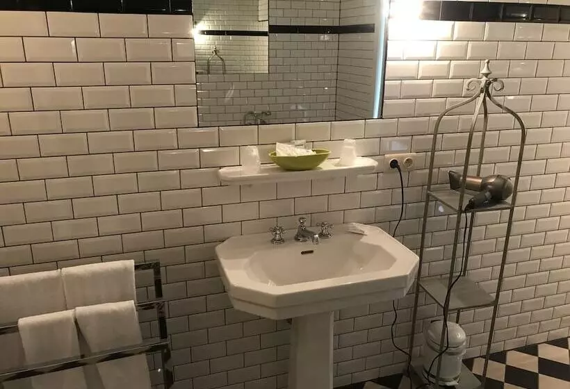 デラックスルーム, Malecot Hotel By F Hotels