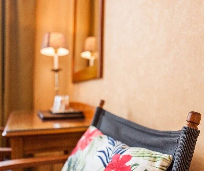 غرفة قياسية مطلّة علي البحر, Malecot Hotel By F Hotels